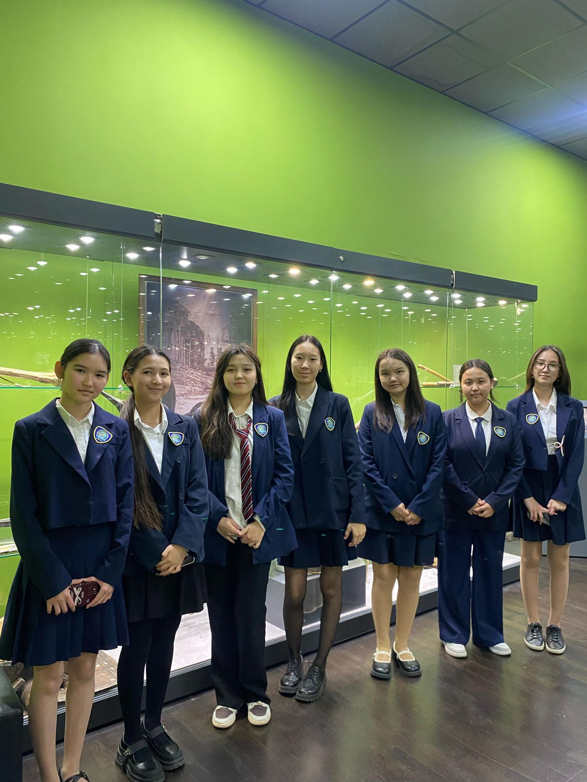 9 сынып оқушылары Алматы қаласындағы тарихи және мәдени орындардың бірі - Алматы музейіне барды. Бұл сапардың мақсаты – оқушыларға қала тарихы мен мәдени мұрасын таныту, Қазақстанның бай тарихымен тереңірек танысу болатын.